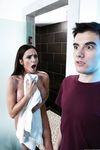 Ariella Ferrera a tvrdší dospievajúci chlapec