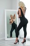 Nicolette Shea - Eskortná mama