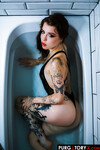 Eden Ivy sexy tetované dievča
