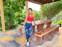 Samantha Uzcarrieta je 18-ročná Latina