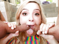 Lexi Lore dostane dva veľké vtáky