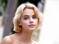 Ariel tá horúca amatérska blondína