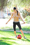 Megan Salinas, veľké dievča z futbalu