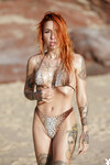 Ana Almeida sexy tetovaná kočka