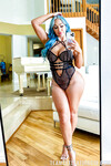 Nina Kayy veľké kozy milf