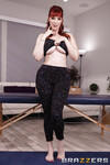 Lauren Phillips veľké prsia masérka milf