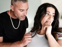 Tučné spodné hnedé Sarah Arabčina dostane tvrdý jeb v obývačke