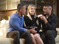 Blondín nymfomaniak Georgia Koneva tvrdo vyjebaný mmf trojka