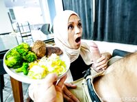 Jazmine Cruzova bohatá arabská mama dostane oholenú kundičku od tvrdého jebania