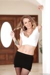 Natasha hviezda s ohromujúci euro milf striptíz kamery s Tonym Martinez