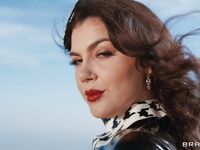 Talianska kráľovná Valentina prehltne dva bps do nappských hrdla a ponáhľa sa tvrdo na vonku