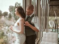 Casey Calvert líže svoju oholenú kundičku a tvrdo šuká s krásnym žrebcom xander korvus
