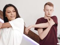 Malé hnedé vlasy reyna de la cruz podlaha dostane v prdeli tvrdo