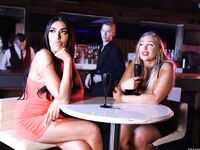 Ava Koxxx - Luxusná štetka v zadku