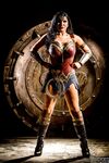 Romi Rain, superhrdina jebnutý