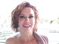 Veronica Avluv, ktorá fajčí Rocco Siffrediho vtáka