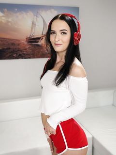 Viol, Sasha Sparrow - Staré a dospievajúce lesbičky