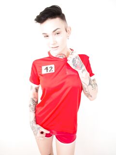 Nikki Hearts - Tetovanie suka