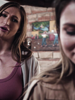 Paige Owensová a Skylar Snow lesbická scéna