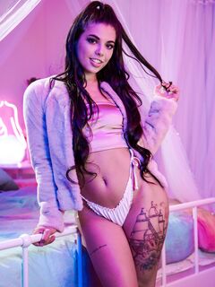 Gina Valentina milenka búja
