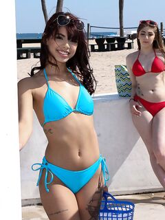 Gina Valentina a Kobi Brian - Lízanie kundičiek